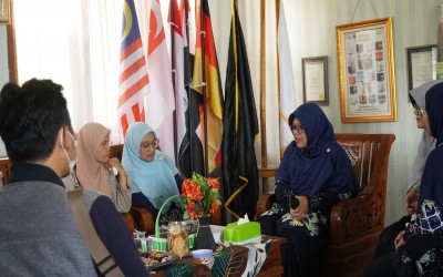 SMAIT Al Uswah Bangil Gelar Penguatan Kompetensi Guru dalam Metodologi Penelitian Karya Ilmiah Siswa Berbasis Riset